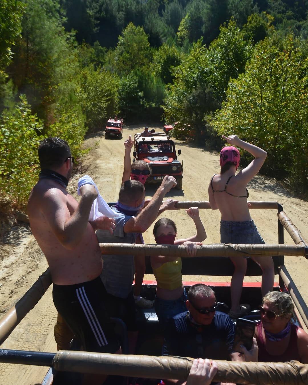 Efes Celsus Kütüphanesi'ni gezen cruise turistleri, Kuşadası shore excursion